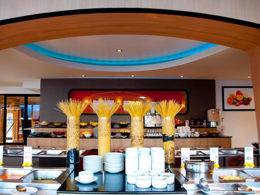 Flipper Lodge Hotel - Sha Extra Plus Pattaya Exterior foto