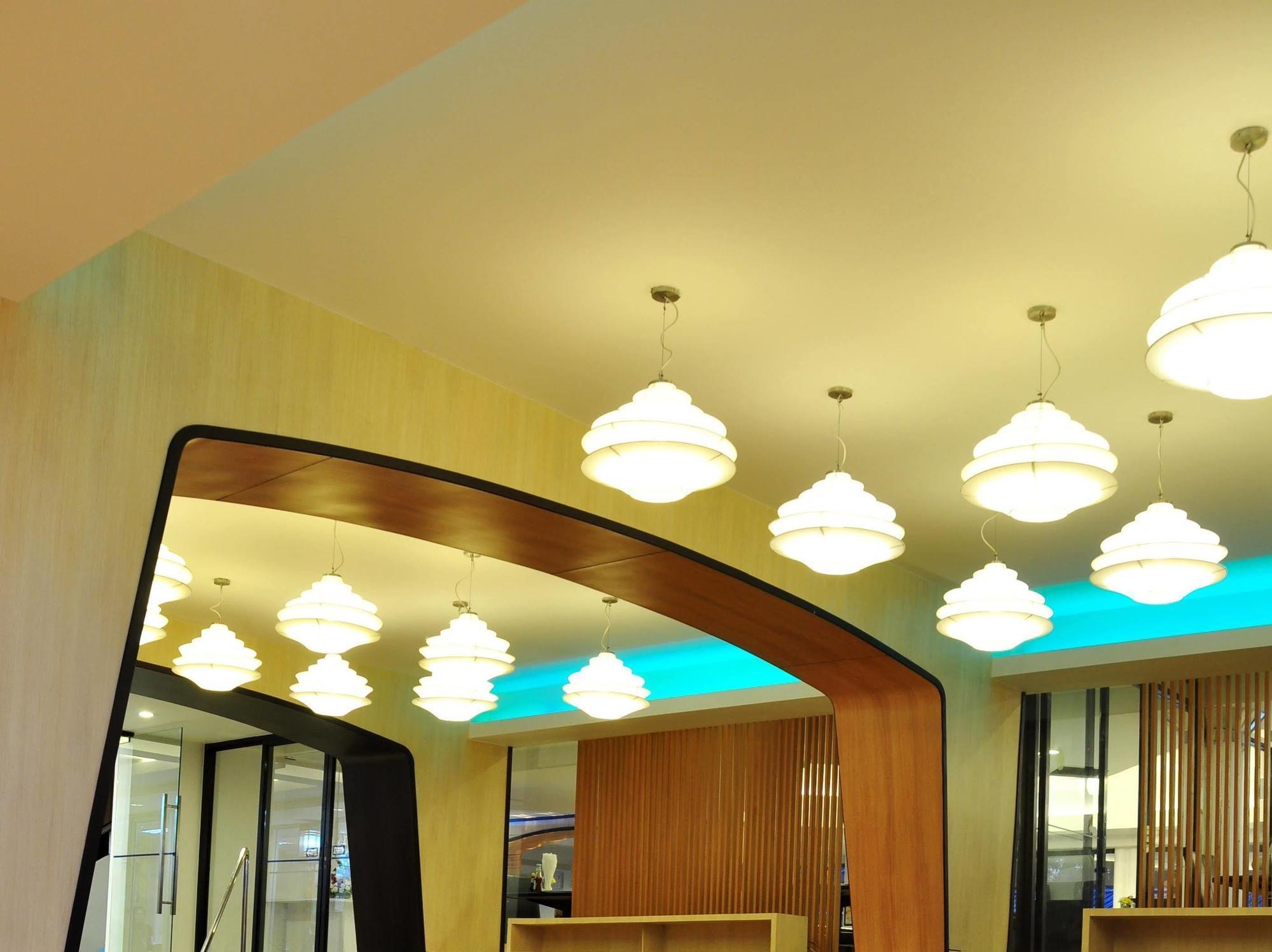 Flipper Lodge Hotel - Sha Extra Plus Pattaya Exterior foto