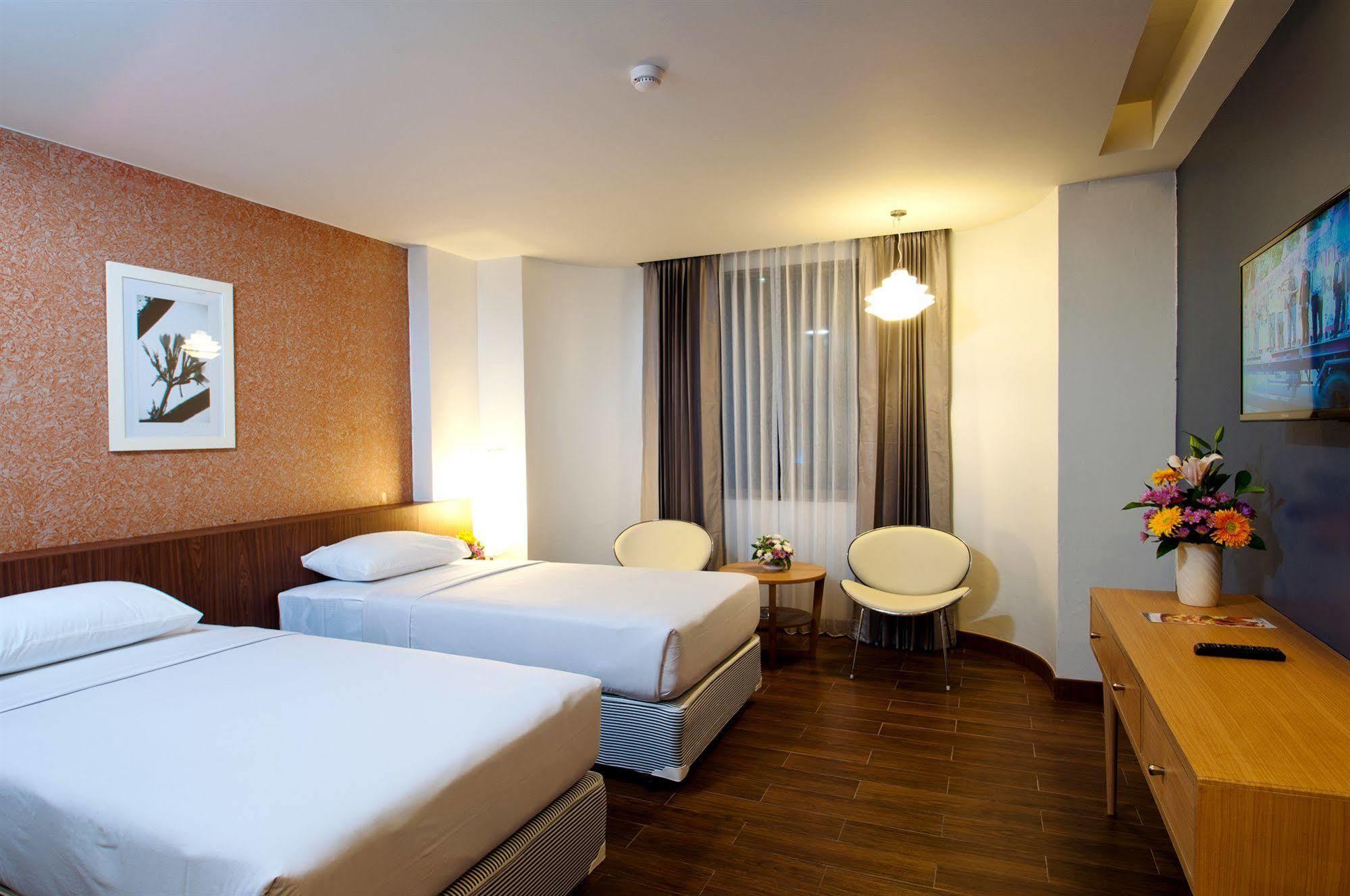 Flipper Lodge Hotel - Sha Extra Plus Pattaya Exterior foto