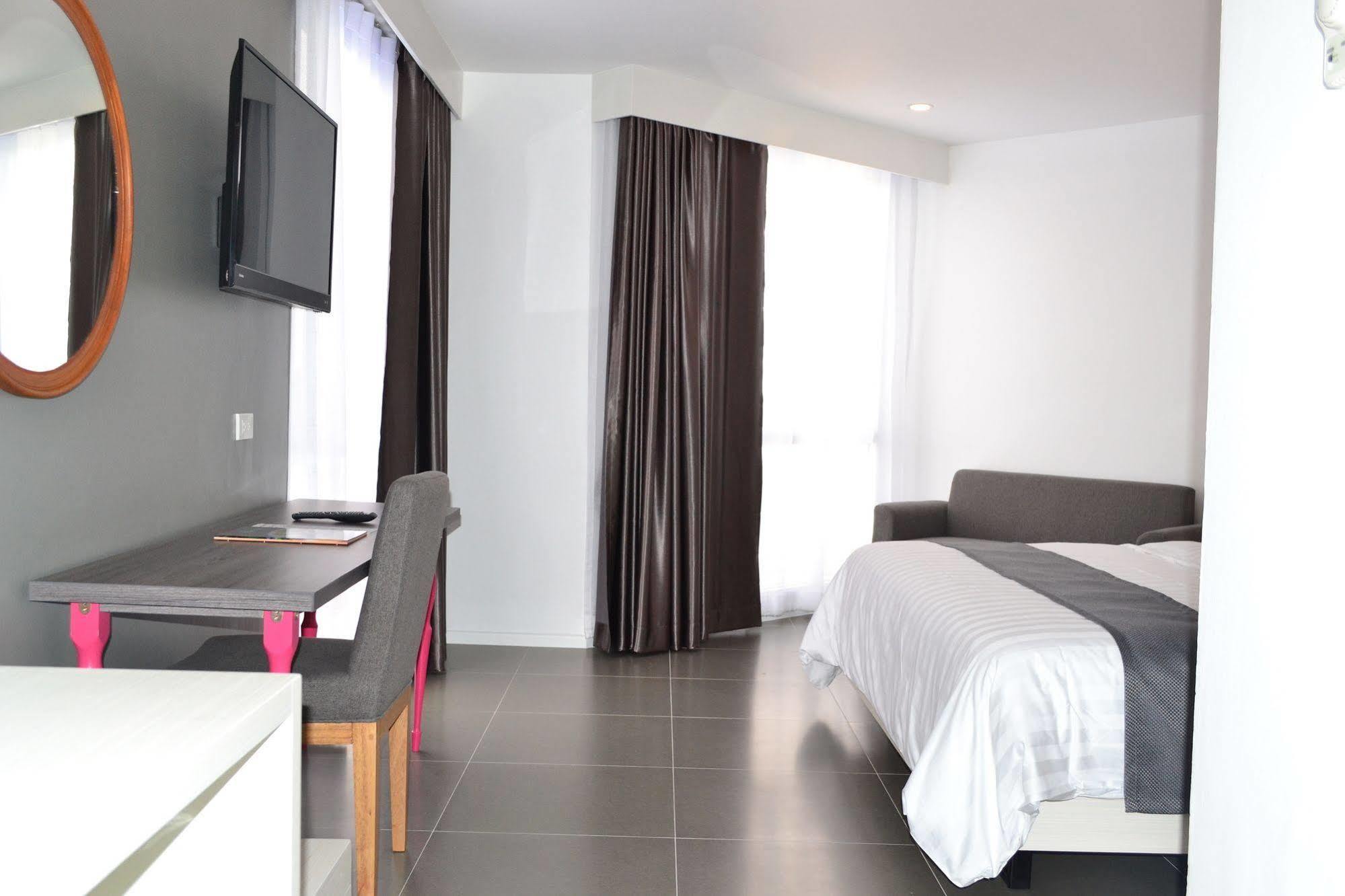 Flipper Lodge Hotel - Sha Extra Plus Pattaya Exterior foto