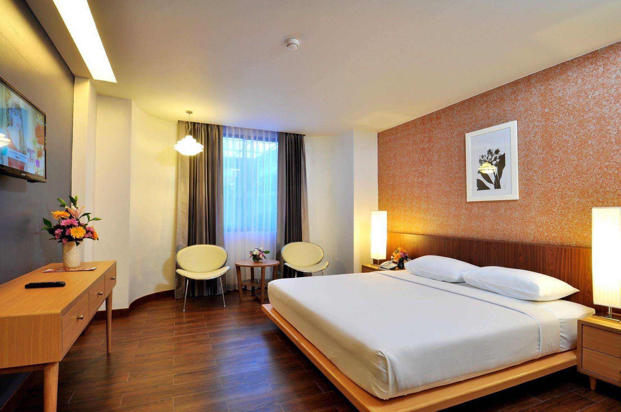 Flipper Lodge Hotel - Sha Extra Plus Pattaya Exterior foto